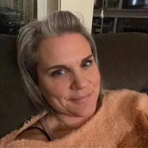 Meet your Posher, Leigh